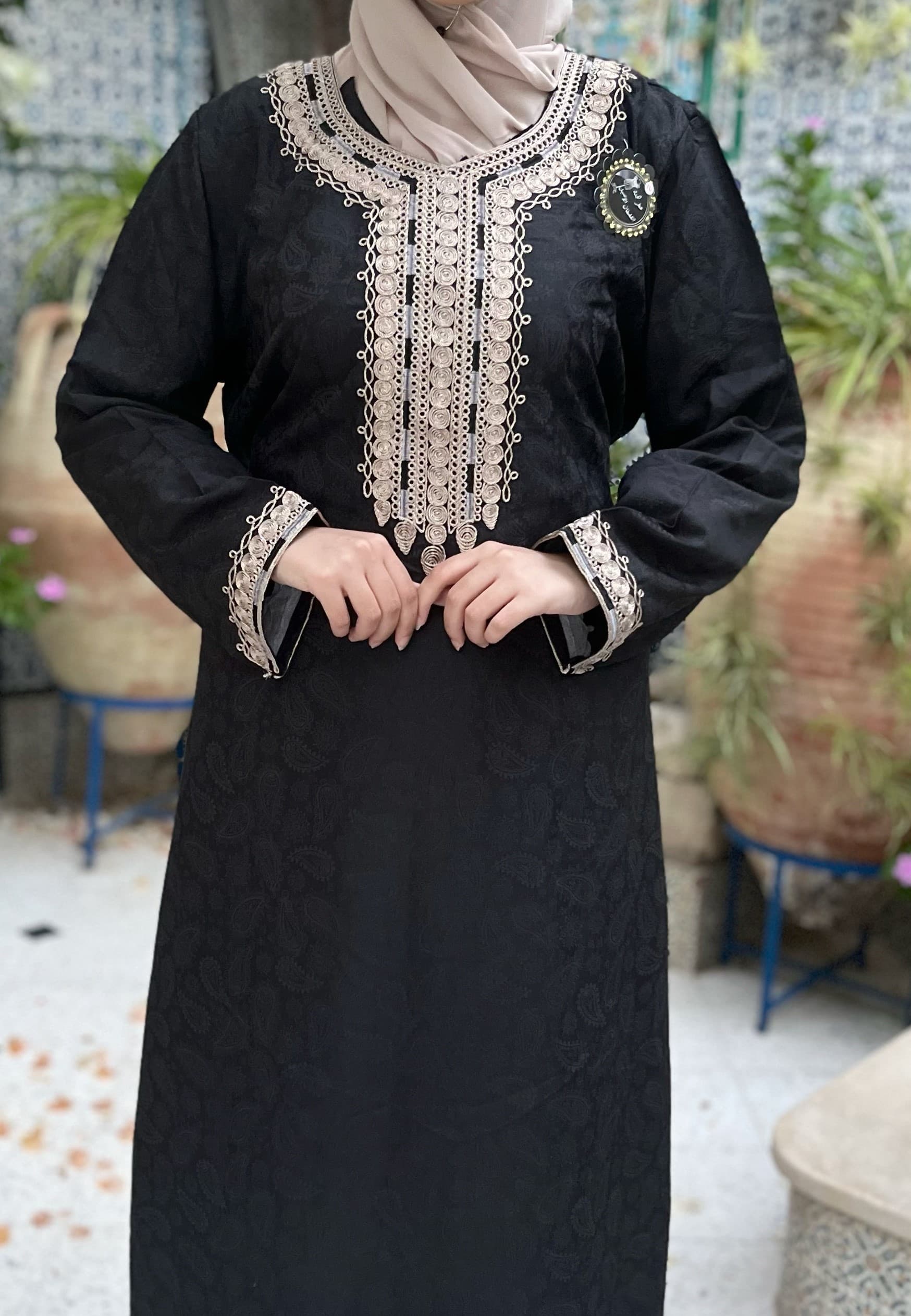 قفطان أسود